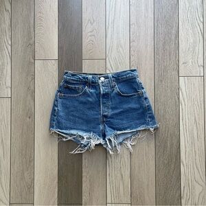 Levi’s Denim Frayed Hem Women Shorts